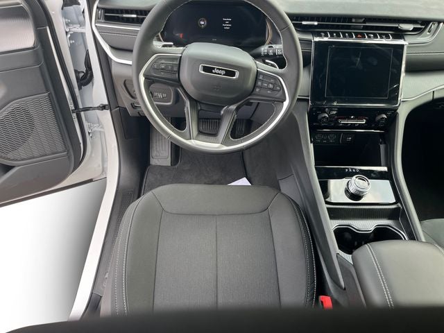 2025 Jeep Grand Cherokee GRAND CHEROKEE L LAREDO X 4X4