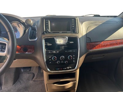 2015 Chrysler Town & Country LX