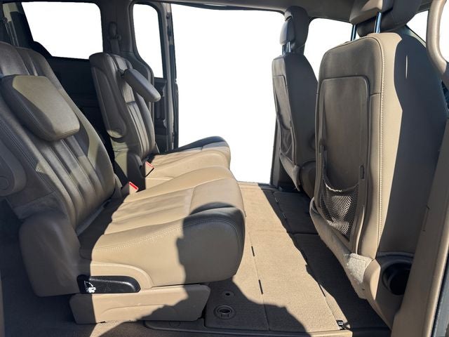 2015 Chrysler Town & Country LX