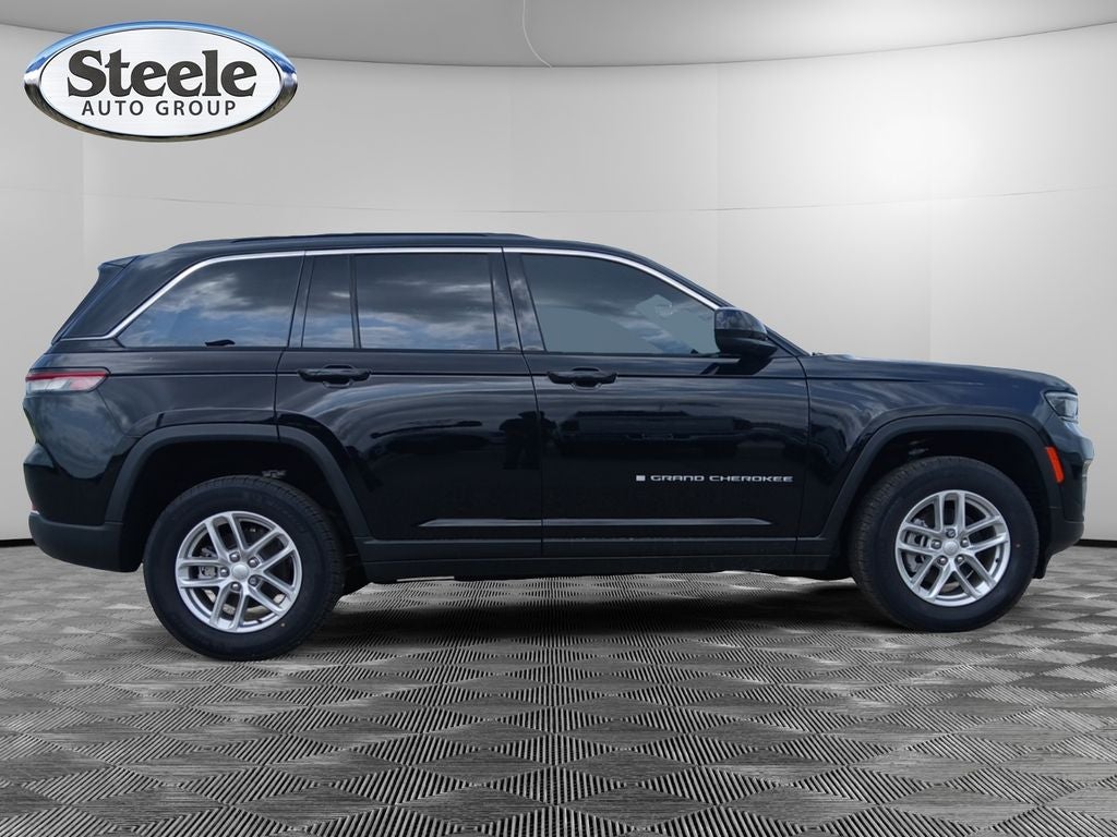2024 Jeep Grand Cherokee GRAND CHEROKEE LAREDO X 4X4