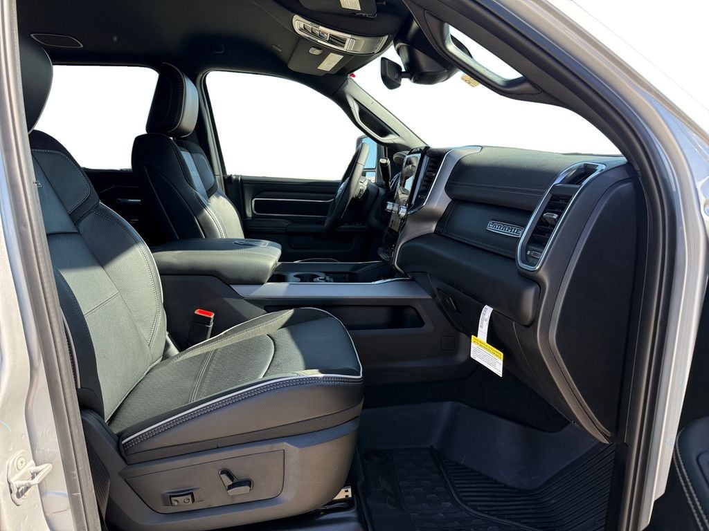 2026 RAM Ram 3500 RAM 3500 LARAMIE CREW CAB 4X4 8' BOX