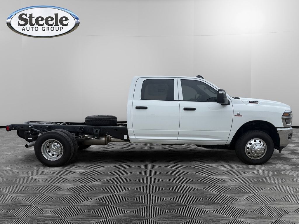 2026 RAM Ram 3500 Chassis Cab RAM 3500 TRADESMAN CREW CAB CHASSIS 4X4 60' CA
