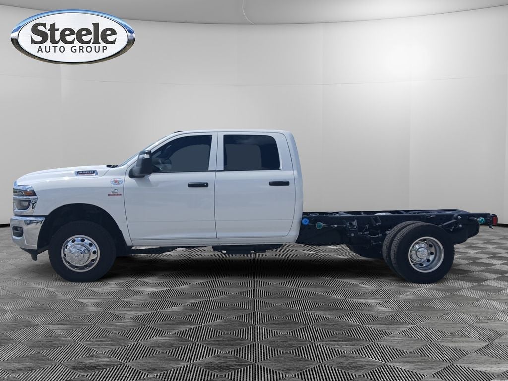 2025 RAM Ram 3500 Chassis Cab RAM 3500 TRADESMAN CREW CAB CHASSIS 4X4 60' CA
