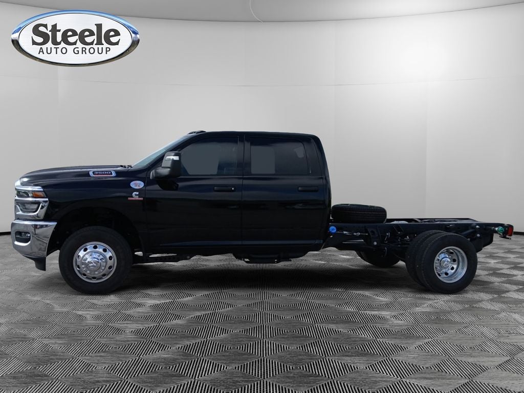 2025 RAM Ram 3500 Chassis Cab RAM 3500 TRADESMAN CREW CAB CHASSIS 4X4 60' CA