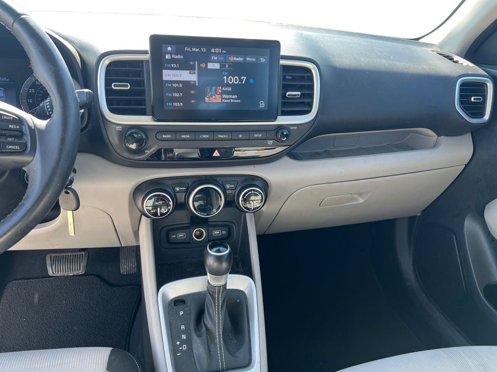 2022 Hyundai Venue SEL