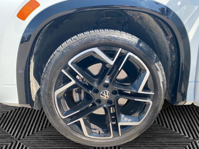 2025 Volkswagen Tiguan 2.0T SEL R-Line